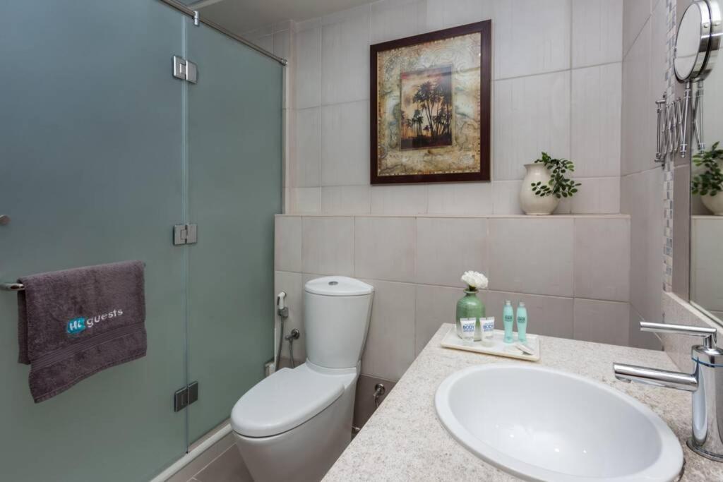 דובאי Higuests - Roomy Apt With Infinity Pool Close To Burj Khalifa מראה חיצוני תמונה