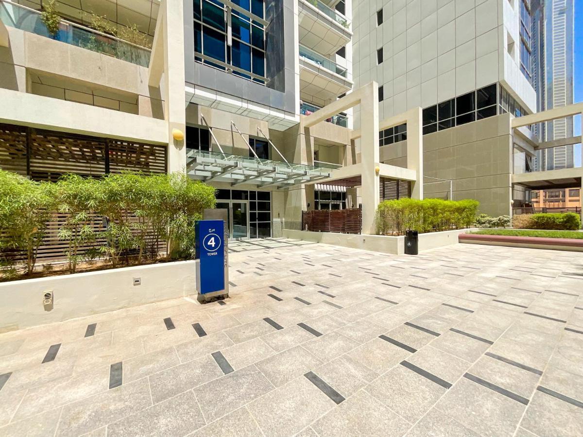 דובאי Higuests - Roomy Apt With Infinity Pool Close To Burj Khalifa מראה חיצוני תמונה