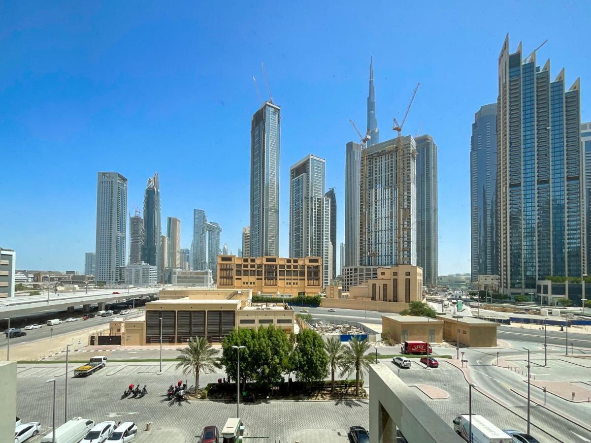 דובאי Higuests - Roomy Apt With Infinity Pool Close To Burj Khalifa מראה חיצוני תמונה