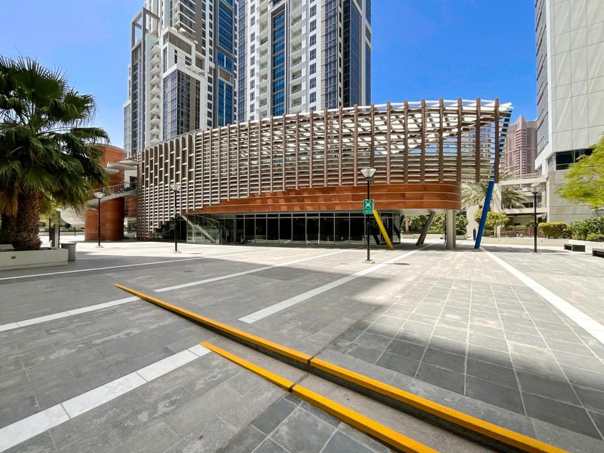 דובאי Higuests - Roomy Apt With Infinity Pool Close To Burj Khalifa מראה חיצוני תמונה