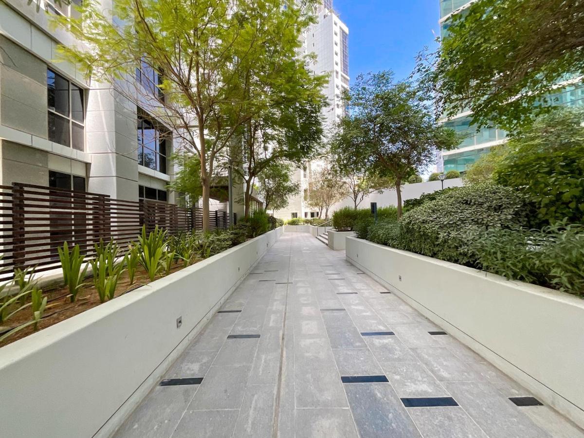 דובאי Higuests - Roomy Apt With Infinity Pool Close To Burj Khalifa מראה חיצוני תמונה