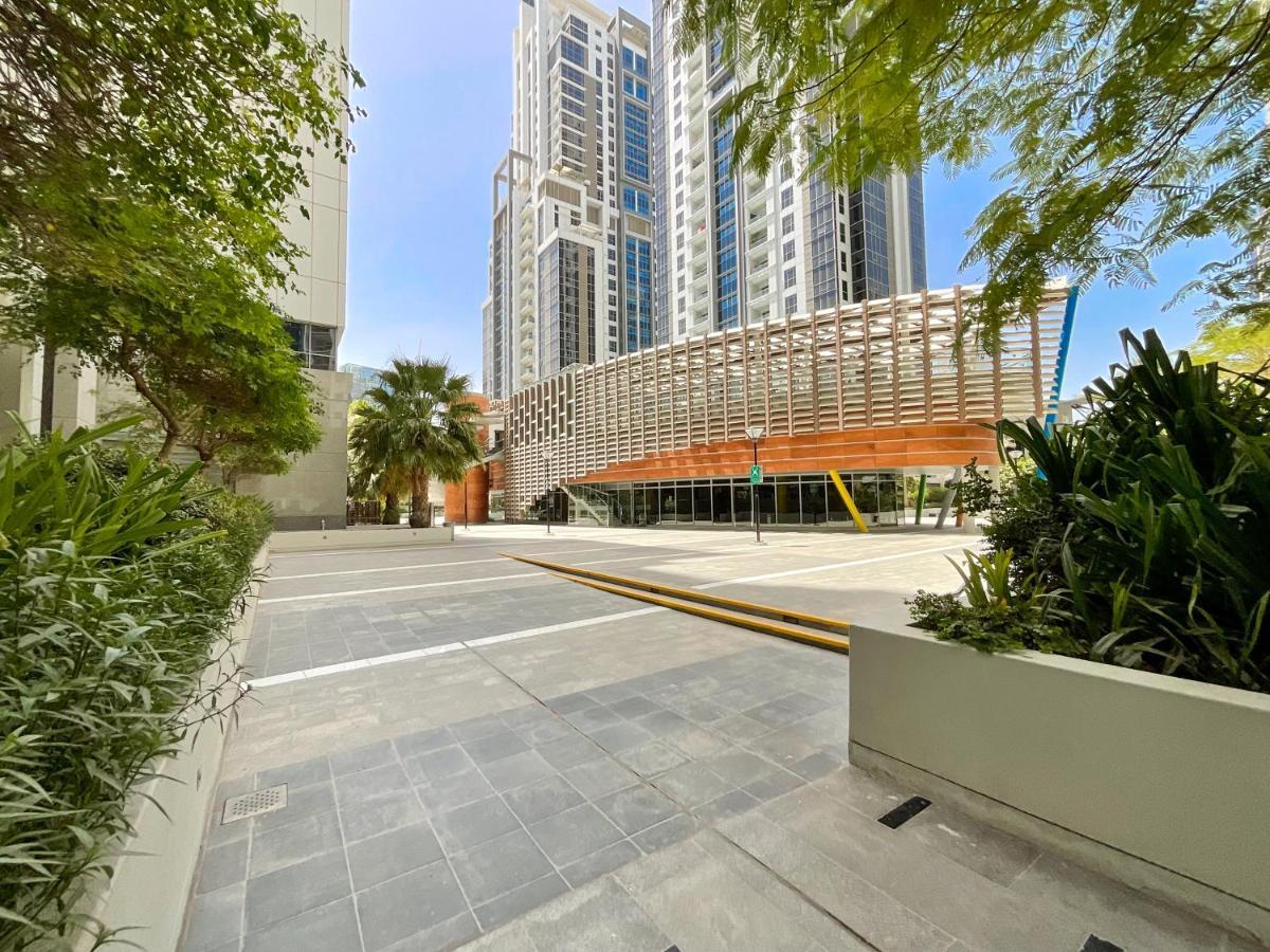 דובאי Higuests - Roomy Apt With Infinity Pool Close To Burj Khalifa מראה חיצוני תמונה
